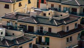 Mutui e prestiti in calo al 3,79%, ma i depositi restano al minimo