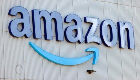 Amazon annuncia licenziamenti, si guadagna di più con l’IA: lavoratori rimpiazzati