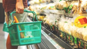 In Italia si compra meno cibo e si spende sempre di più
