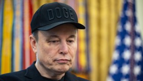 Musk contro Trump per la legge fiscale: toglie i sussidi a Tesla