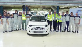 Nuovo contratto Stellantis, Iveco, Ferrari e Cnh, 350 euro in più per 60mila lavoratori