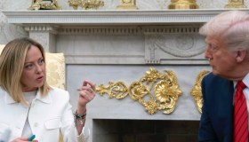 Dazi al 10% dopo il vertice Nato, la strategia di Meloni