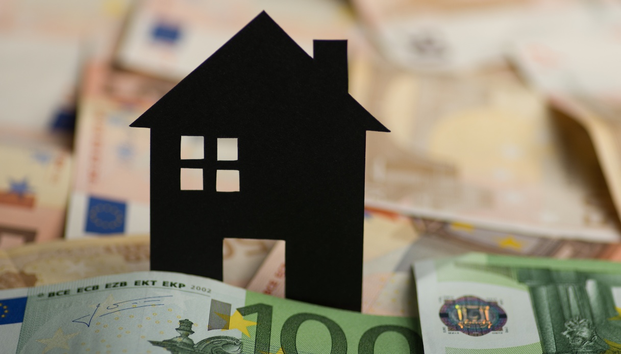 La Bce taglia ancora i tassi, ora la rata del mutuo può costare 150 euro in meno all’anno