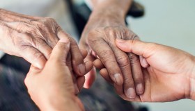 Permessi 104 per andare in RSA, scatta il licenziamento