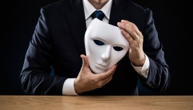 Falso profilo sui social con il tuo nome, è possibile denunciare?