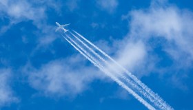 Spray solari per raffreddare la Terra, gli esperimenti ai limiti della scienza