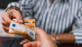 Soldi prestati a un parente: mutuo o deposito irregolare?