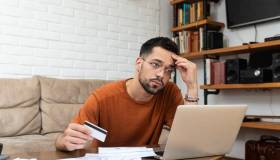 Vivere a noleggio: perché oggi non possediamo più nulla