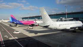 La guerra in Medio Oriente ti blocca i voli, cosa cambia per l’Europa dopo gli attacchi di Israele