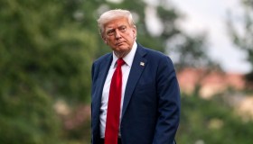 I dazi colpiscono i mercati, dollaro forte sull’euro e Bitcoin da record