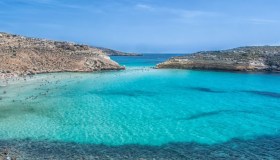 Voli a prezzo bloccato da e per le isole, quali sono le compagnie per la continuità territoriale