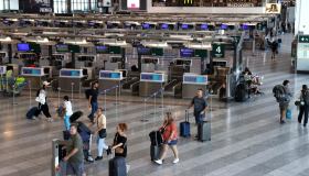 Niente carta d’identità per i voli in Europa, la decisione Enac