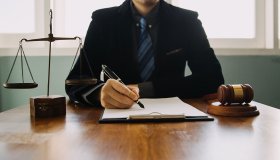 Difensore d’ufficio o legale di fiducia, chi scegliere?