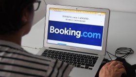Booking taglia 1000 posti di lavoro, anche in Italia: quanti esuberi tra Milano e Roma