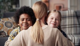 Adozione e diritto all’origine genetica: chi può richiedere di conoscere i propri genitori biologici?