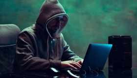 Truffe social: come segnalarle, difendersi e riavere i soldi