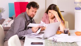 La violenza economica in famiglia è un reato, ma come si riconosce?