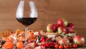 Vino, frutta e verdura più cari: perché i prezzi continuano a salire in Italia e in tutta Europa