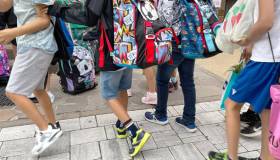 Caro libri a scuola, 700 euro a figlio ma l’Antitrust non ci sta