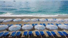 Nel 2025 fino al 25% di presenze in meno negli stabilimenti balneari dopo l’aumento prezzi