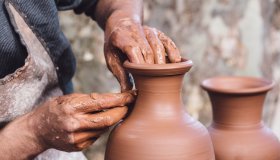 Contributi ridotti del 50% per artigiani e commercianti: come fare domanda