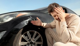 Auto danneggiata al supermercato, posso chiedere il risarcimento?