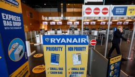 Ryanair, bonus ai dipendenti: quanto vale ogni bagaglio a mano multato