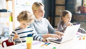 Bonus mamme lavoratrici da 40 euro, le novità nel decreto