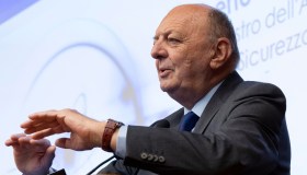 Governo spinge sul nucleare, eolico e solare non bastano