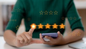 Recensioni online, cambiano regole e sanzioni: la nuova stretta