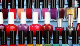 Smalti vietati dal 1° settembre: contengono sostanze tossiche