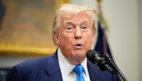 Trump minaccia dazi al 35% se l’Ue non investe 600 miliardi