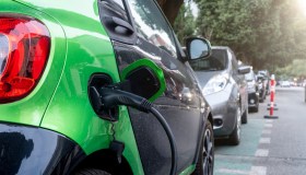 Bonus auto elettrica, è una fake news? Perché gli incentivi non partiranno a settembre