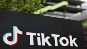 Trump firma l’ordine esecutivo per TikTok USA. Vale 14 miliardi di dollari