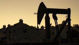 Gas e petrolio, crolla la produzione: allarme prezzi in aumento