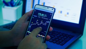 Bisogna investire sull’acciaio: due titoli da acquistare in rialzo del 21%