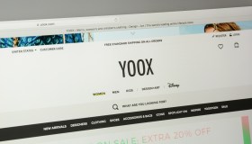 Yoox licenzia senza preavviso 211 persone, in crisi l’e-commerce del lusso
