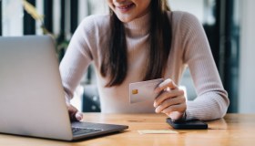 Bonifici istantanei: vantaggi, rischi e come proteggersi dalle truffe