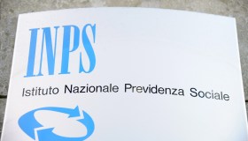 Pensioni, stretta su chi “scappa” all’estero: via ai controlli