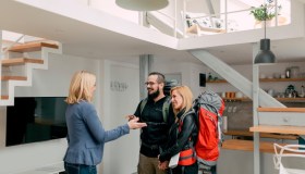 A quanto ammontano gli incassi in Italia per gli affitti brevi