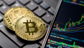 Bitcoin oltre 115mila dollari, la tregua Usa-Cina rilancia il mercato crypto