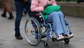 Legge 104, 10 ore in più di permesso e priorità nello smart working dal 2026