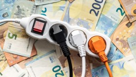 Cambio orario 2025, l’impatto sulle bollette: perché ci costa 100 milioni di euro