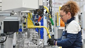 Auto in crisi senza Nexperia, mancano i microchip: la Cina blocca l’Europa