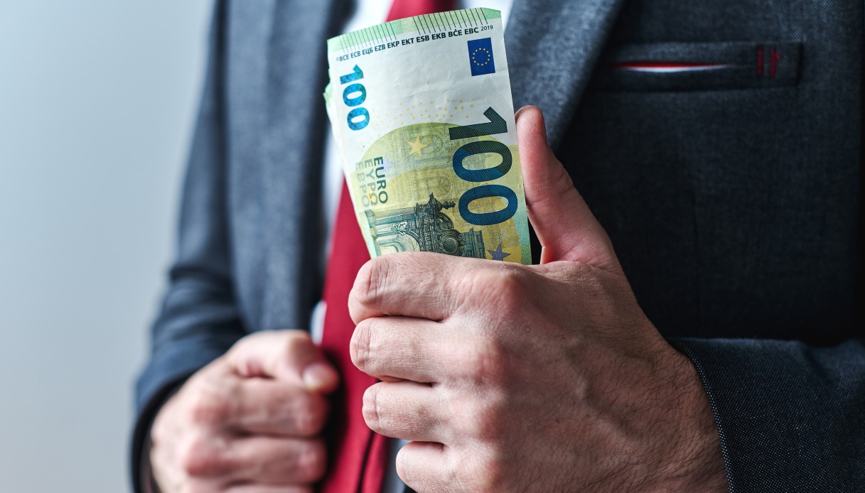 Stipendi in aumento in Italia, in quali settori crescono di più le retribuzioni Stipendi in aumento in Italia, in quali settori crescono di più le retribuzioni