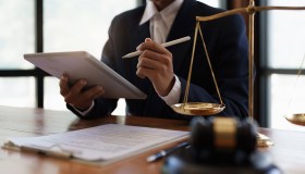 L’avvocato deve avvisarti se la causa è rischiosa?