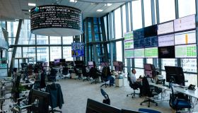 La Borsa del 20 ottobre, Piazza Affari chiude in positivo grazie alle banche