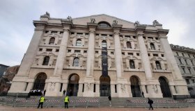 La Borsa del 31 ottobre, Piazza Affari sulla parità: giù Intesa dopo i conti