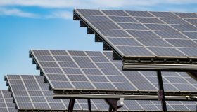 In Italia 79 ettari di fotovoltaico in autostrada, abbatte costi e CO₂