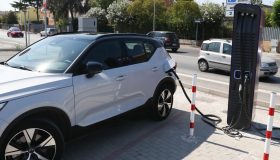Incentivi auto elettriche, come risparmiare 11mila euro: le date degli sconti